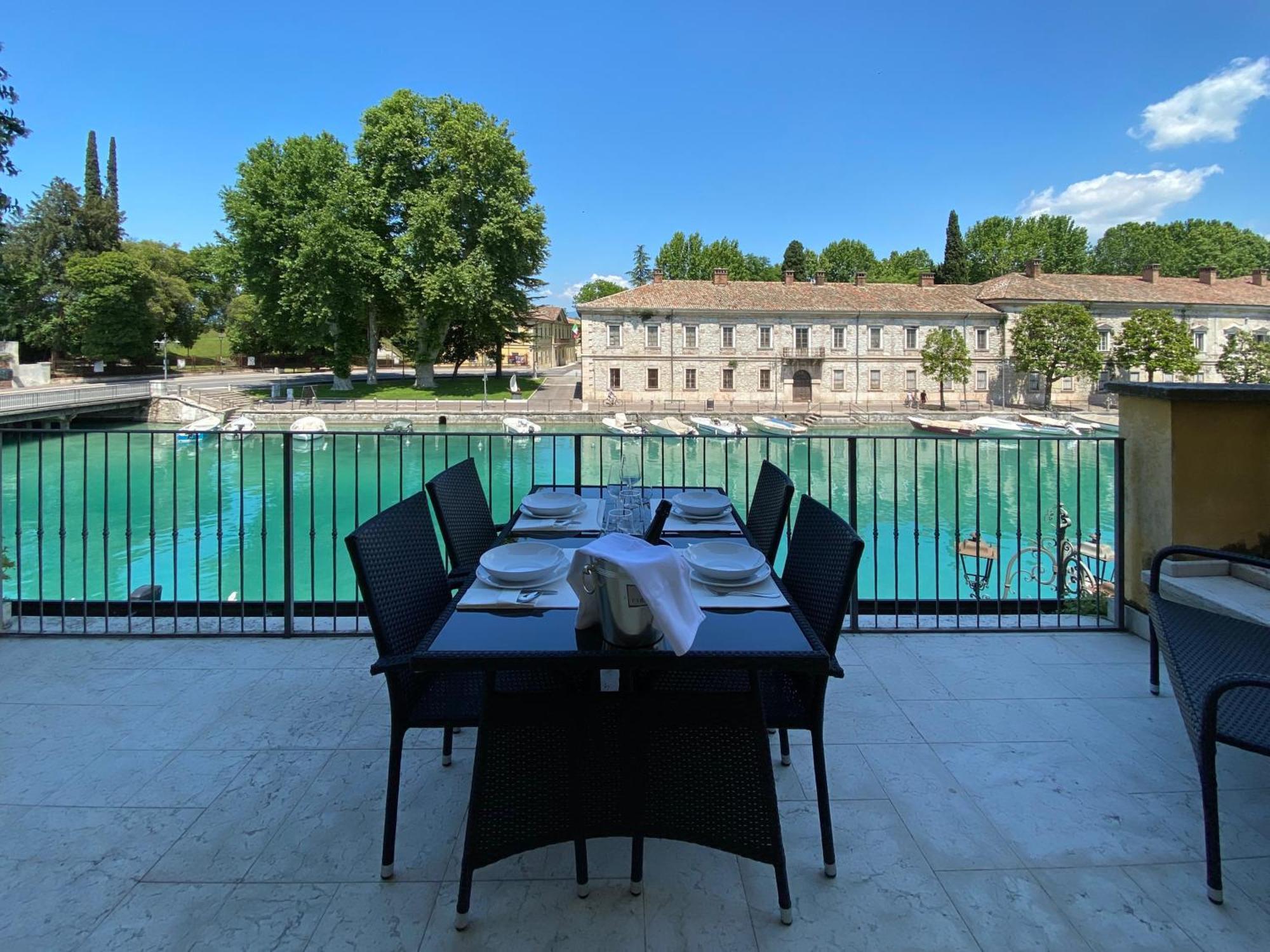 Time To Relax - La Terrazza Sul Lago Пескиера дел Гарда Екстериор снимка